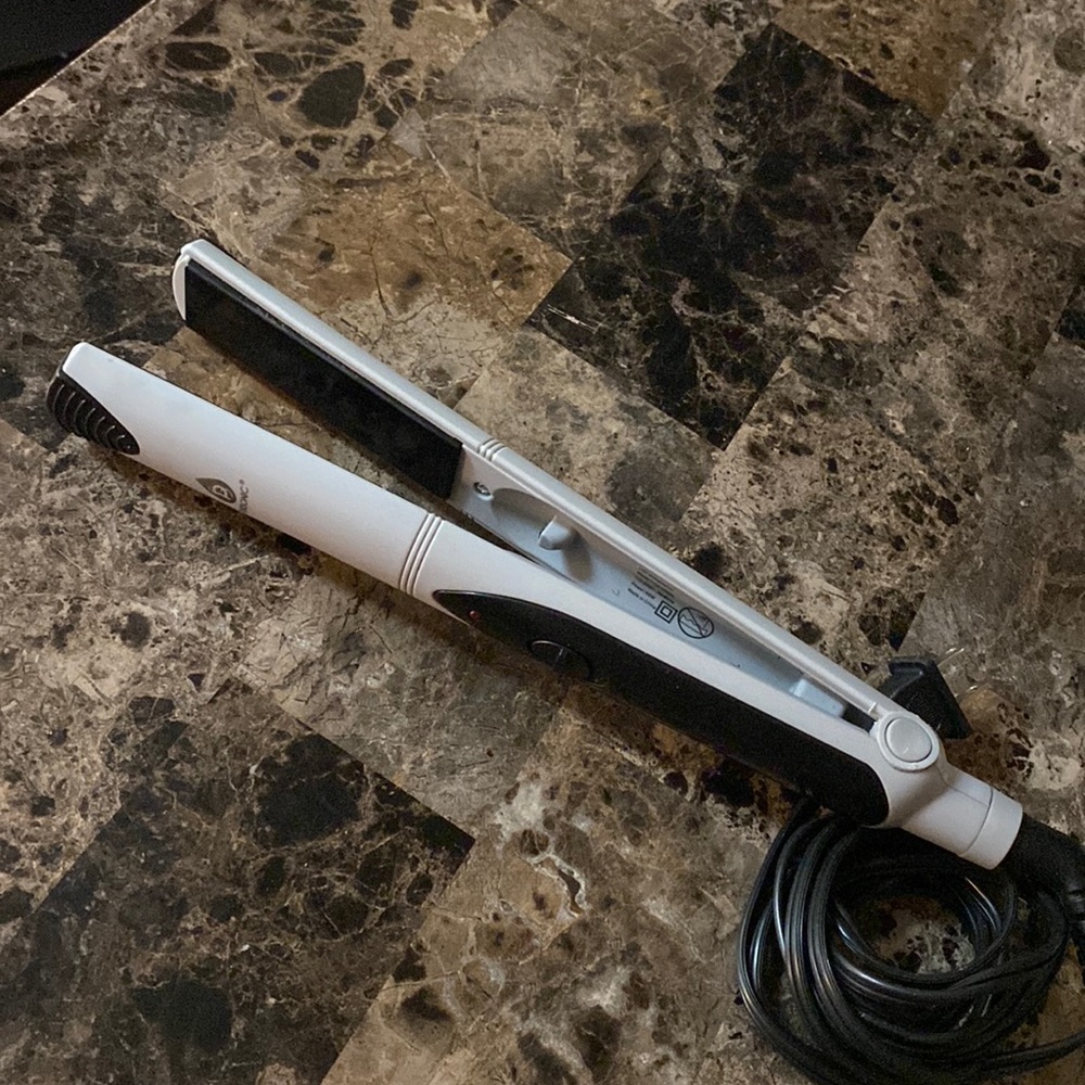 Flat iron